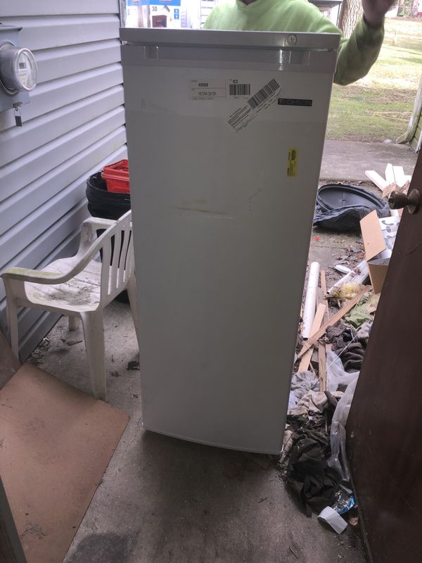 Thompson stand up deep freezer for Sale in Rushville, IN OfferUp