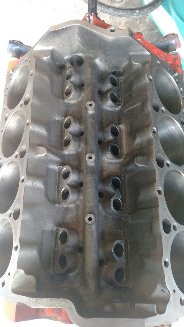 SBC bare block 350 5.7 L ZZ4 vortec 4 bolt main standard bore with AC