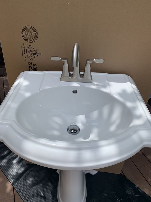 Kohler 24” sink pedestal AND elegant Delta Faucet for Sale in Tigard