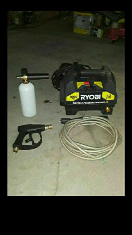 Ryobi electric 1600 pressure washer with spray gun , hose and soap foam