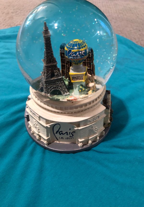 Paris Las Vegas Snow Globe for Sale in Brunswick, GA OfferUp