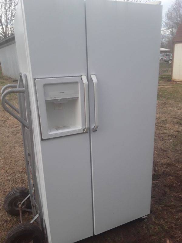 Hotpoint side by side refrigerator for Sale in Thomasville, NC OfferUp