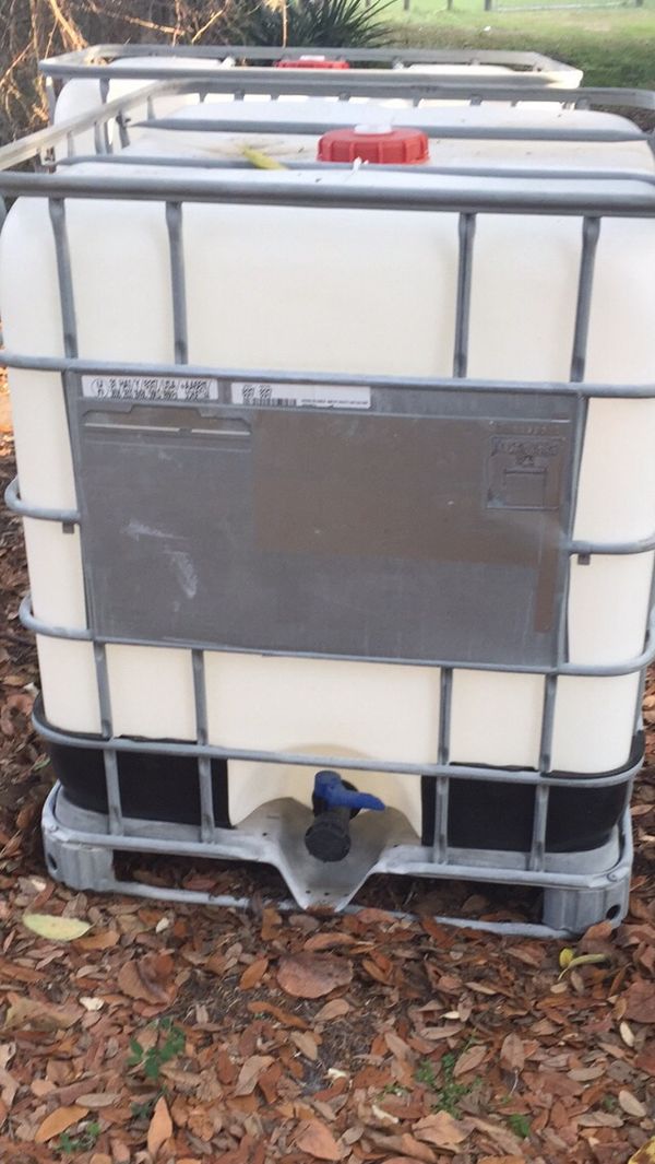 250 Gallon totes. Tanks. for Sale in Plant City, FL - OfferUp