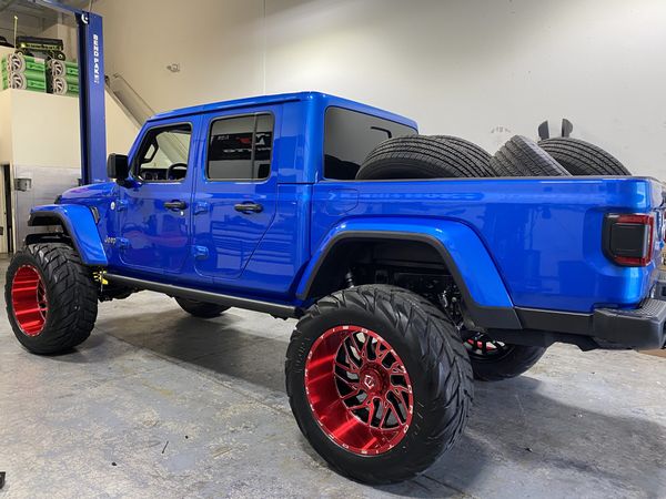 2020 Jeep gladiator 6 inch evo lift on 40s bring offers for Sale in