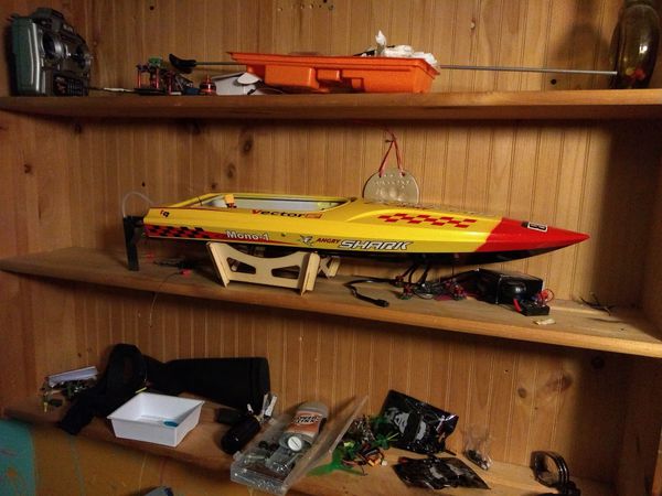 RC boat needs new 60 amp water cooled esc to run I can fix it but will ...