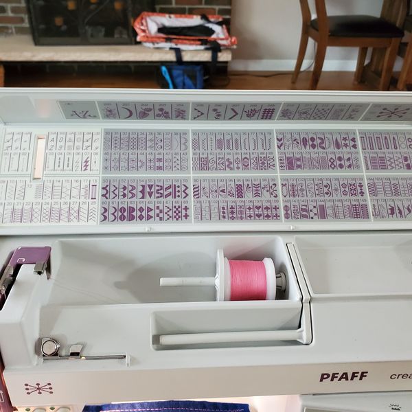 Pfaff creative 1475 CD Computerized Sewing Machine for Sale in Federal