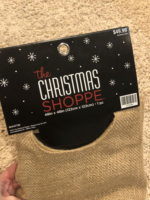 Hobby Lobby Burlap Christmas tree skirt for Sale in Commerce Charter