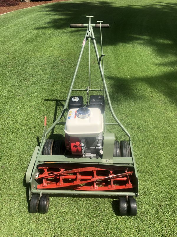 25” California trimmer with grass catcher for Sale in Black Diamond, WA