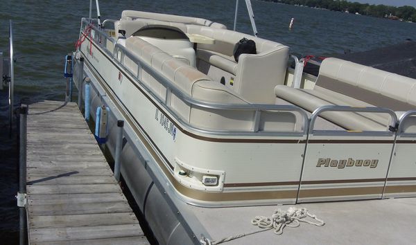 2004 Playbouy 24ft Pontoon Boat for Sale in Third Lake, IL 