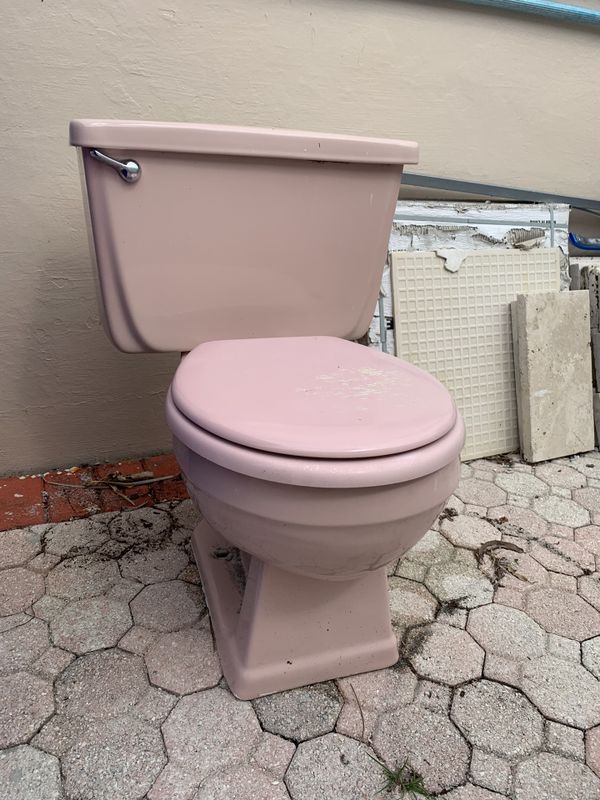 Toilet used / pink for Sale in Pembroke Park, FL OfferUp