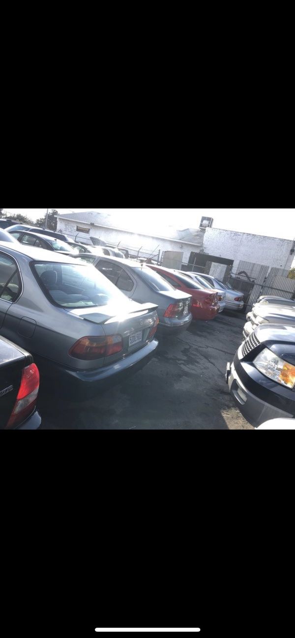 Cars under $3000 for Sale in Fresno, CA - OfferUp