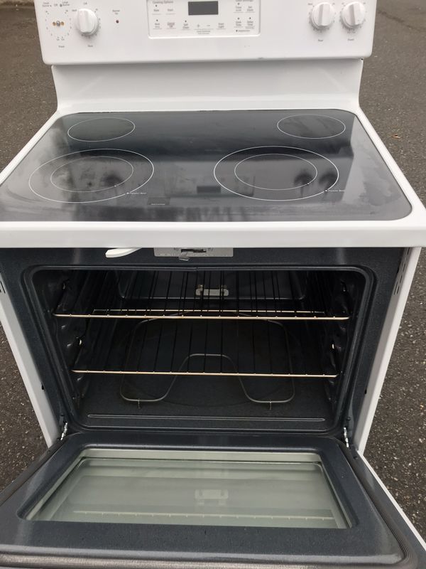 LIKE NEW! GE white ceramic glass top stove oven range DELIVERY for Sale