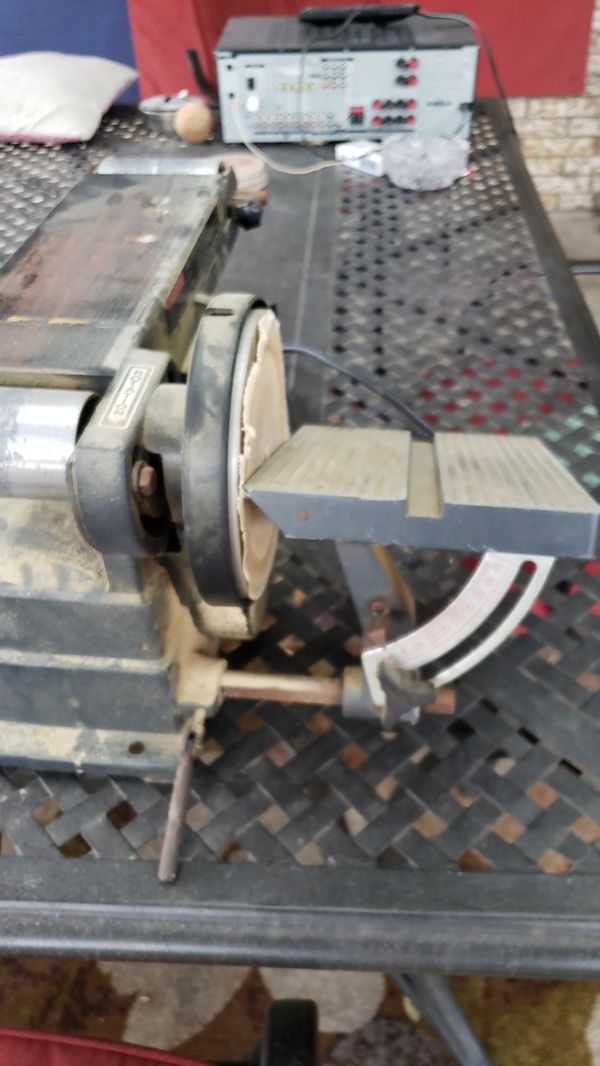 Craftsman 4inch belt and 6inch disc sander. Old school classic. Still