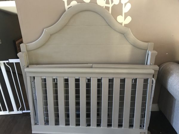 Bassett Baby Ava Crib Includes Toddler Rails For Sale In La Habra