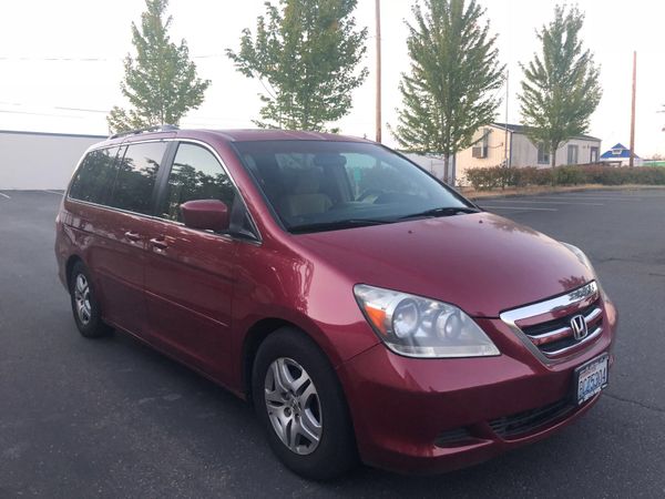 2005 Honda Odyssey Maroon Suv for Sale in Tacoma, WA - OfferUp