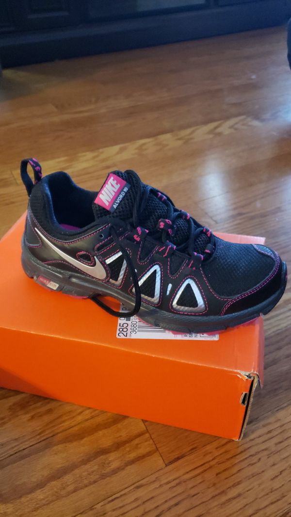 Nike women's hiking shoes for Sale in Los Angeles, CA - OfferUp