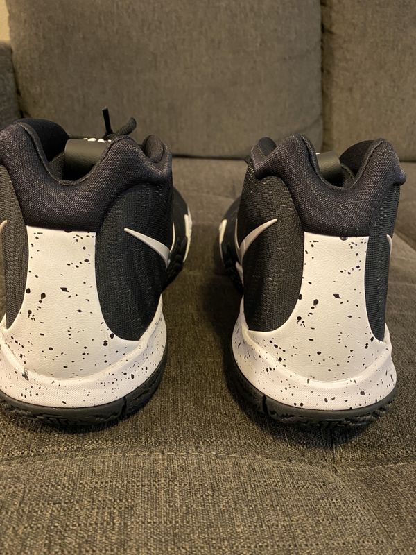 New Nike Kyrie Irving 4 TB Oreo black shoes white size 13.5 for Sale in Rancho Cucamonga, CA 