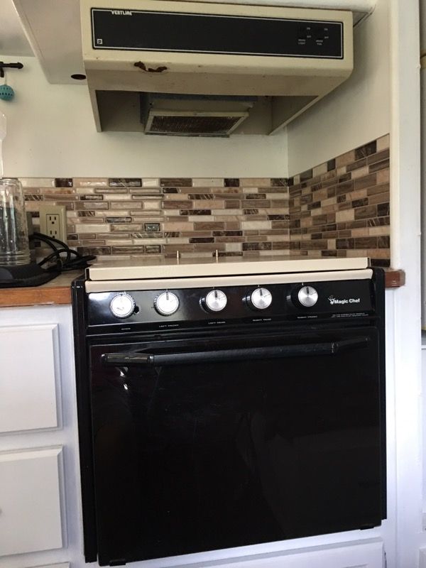 RV size Magic chef gas stove and oven, approx 21 X 21 and 18 inches