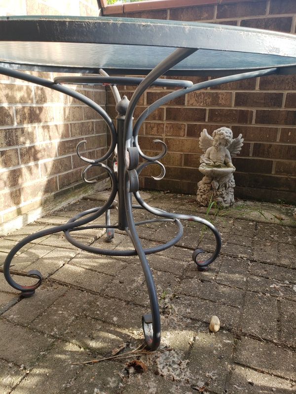 Solid wrought iron patio set for Sale in Elgin, IL - OfferUp