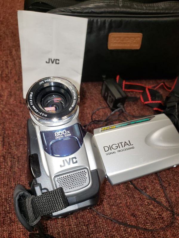 Bundle of JVC Compact VHS Camcorder GRAXM18U 20x Optical Zoom 800x