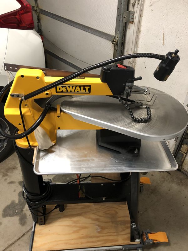 Dewalt DW788 Scroll Saw with Extras for Sale in Cincinnati, OH OfferUp