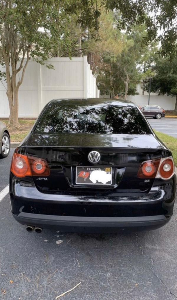Volkswagen Jetta 2006 5speed manual transmission for Sale in Orlando
