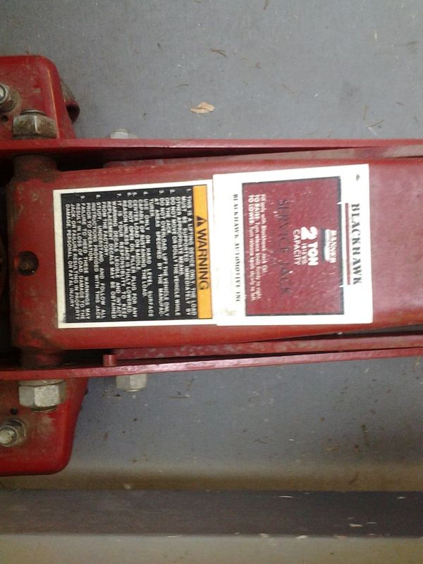 2 ton BLACKHAWK hydraulic floor jack, asking 39.00 for Sale in Bothell