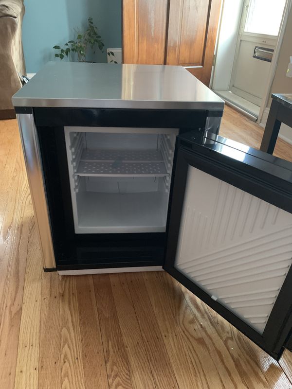 Snap on epiq mini fridge for Sale in Norwood, PA OfferUp