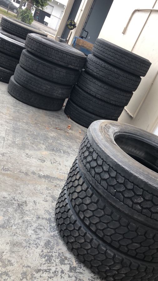 11R22.5 & 29575R22.5—50 each. Used semi truck tires. for Sale in