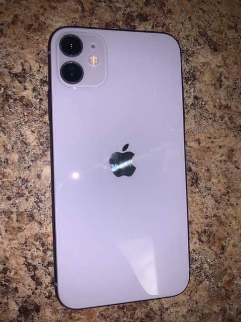 iPhone 11 lavender 128 gb for Sale in Addison, TX - OfferUp