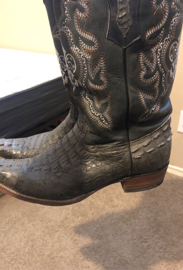 Botas de piel de cocodrilo original usadas for Sale in Dallas, TX - OfferUp