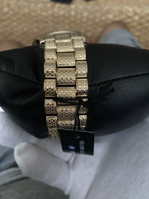 Mens gold watch for Sale in Clearwater, FL - OfferUp