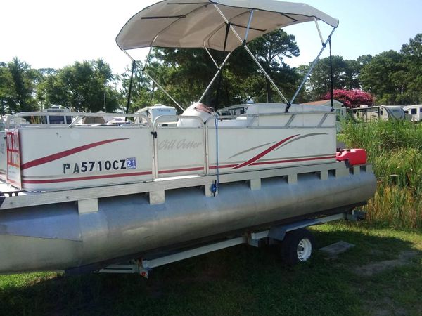 2007 17 foot Pontoon boat. for Sale in Chambersburg, PA - OfferUp