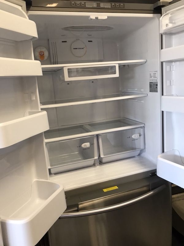 Samsung Refrigerator Model RF18HFENBSR Samsung 17.5 Cu. Ft. Counter