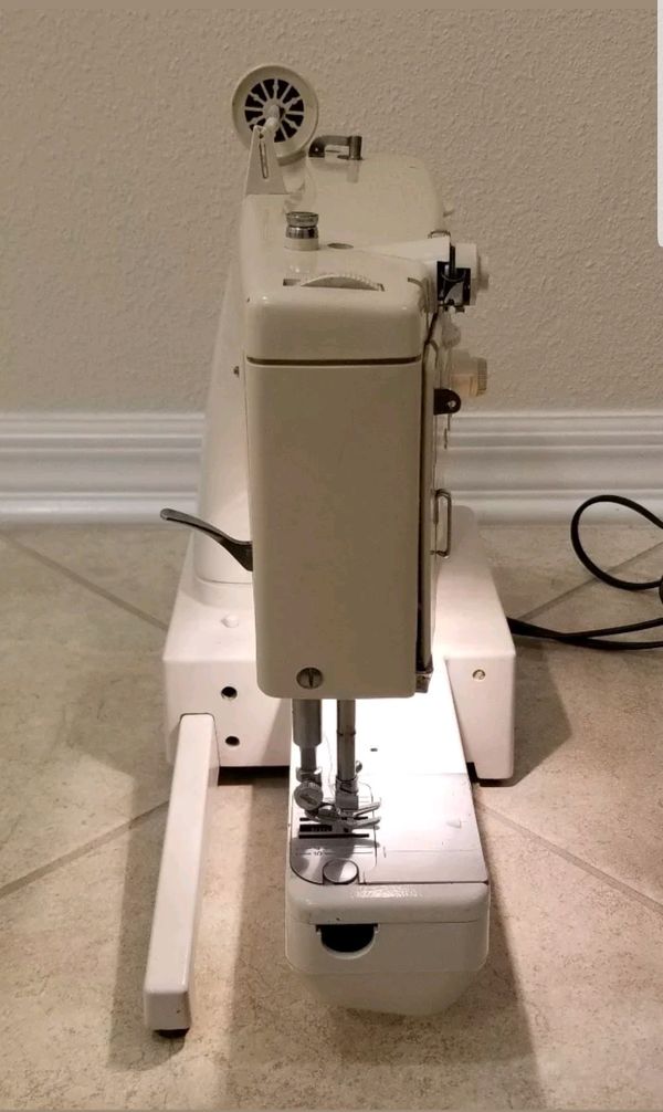 Vintage Singer Stylist 834 Heavy Duty Sewing Machine for Sale in Spring