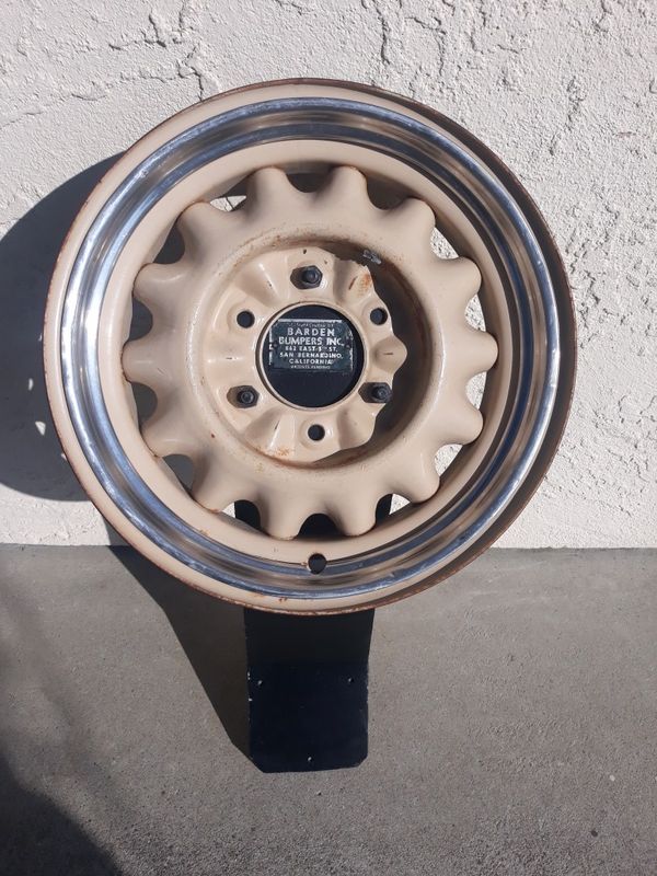 16 inch 6 lug Artillery rim no clips for Sale in Los Angeles, CA - OfferUp
