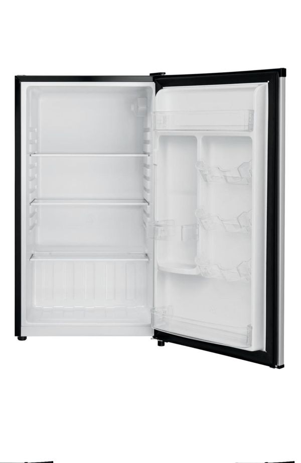 Frigidaire 3.3 cu ft freestanding Mini Fridge for Sale in San Antonio ...