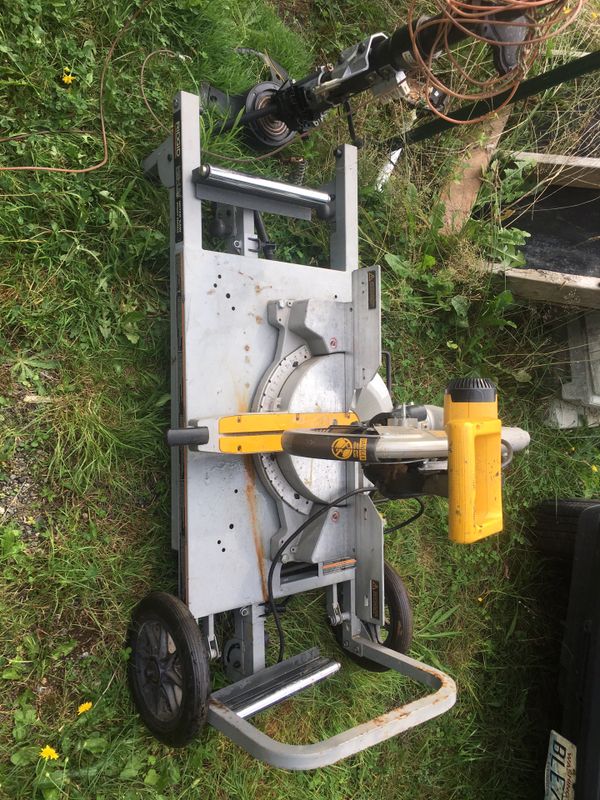 Dewalt 12in Radial Arm Chop Saw for Sale in Arlington, WA - OfferUp