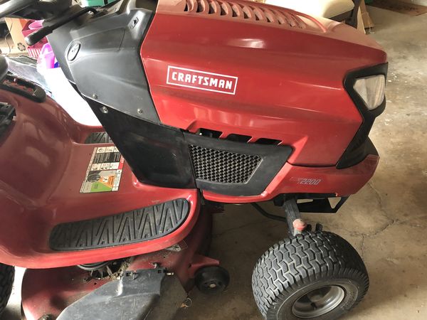 Craftsman lawn tractor (riding mower) for Sale in Lucas, TX - OfferUp