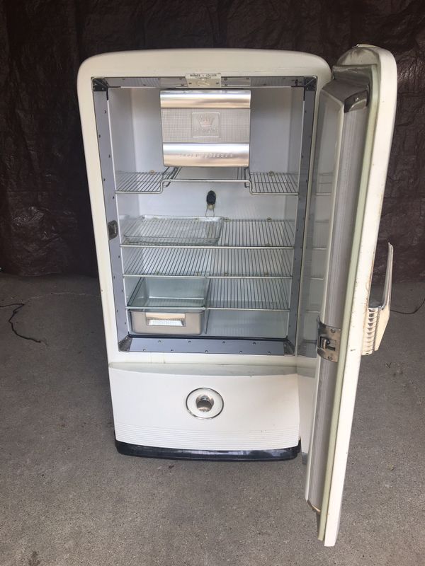 Vintage 1947 Frigidaire Refrigerator By Gm For Sale In Livonia, Mi 