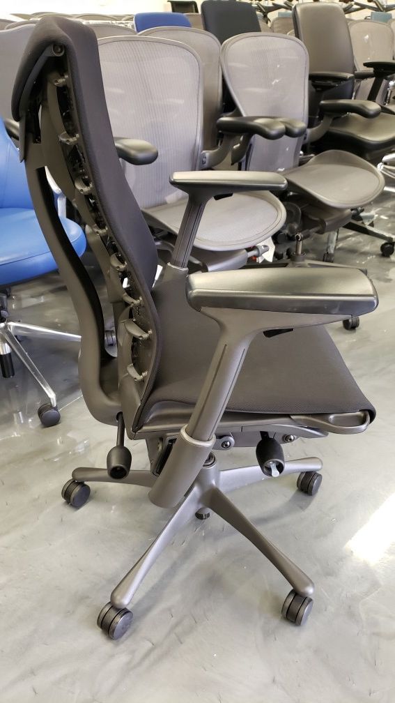 LIKE NEW! HERMAN MILLER EMBODY BLACK ADJUSTABLE ARMS & BACK SUPPORT TILT LOCK TILT TENSION SEAT 