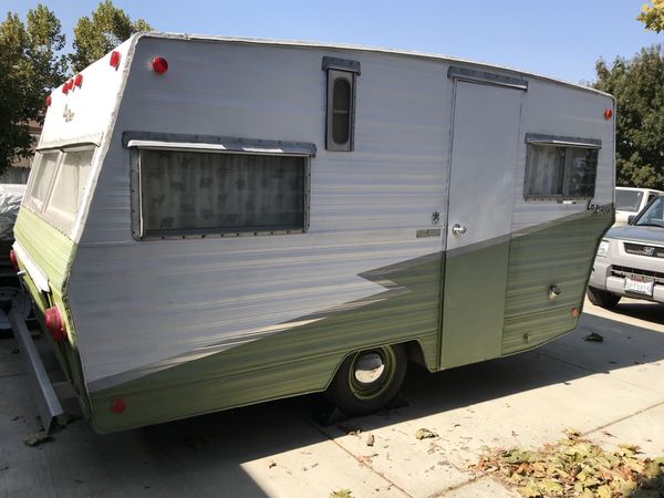 1968 Aristocrat Lo-Liner 15 Vintage Travel Trailer for Sale in ...