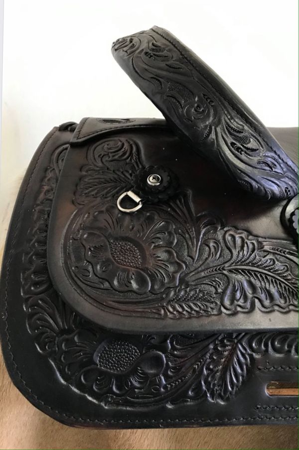 Saddle, Black Circle Y , Slightly Used 16" Park and Trail 675 for Sale