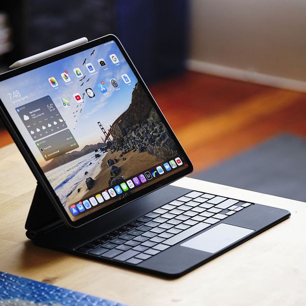 Magic Keyboard for IPad Pro 2020 (11 inch ) sealed box for Sale in New