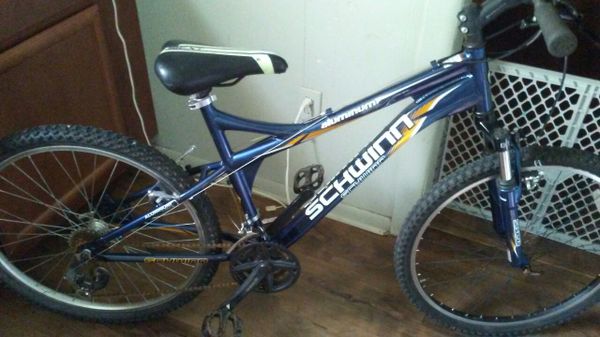 schwinn 27.5 aluminum comp mountain bike