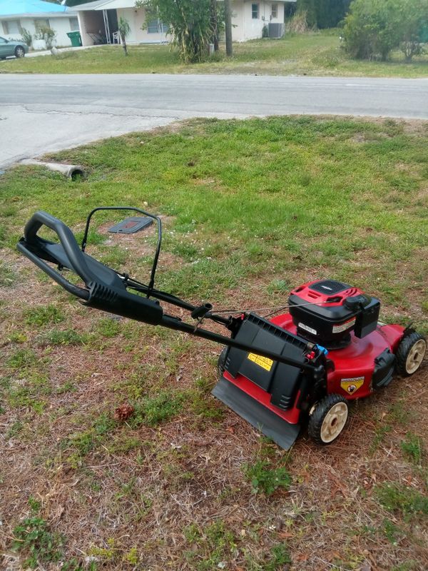 lawn mower Toro selfpropelled personal pace guaranteed to start 7.25
