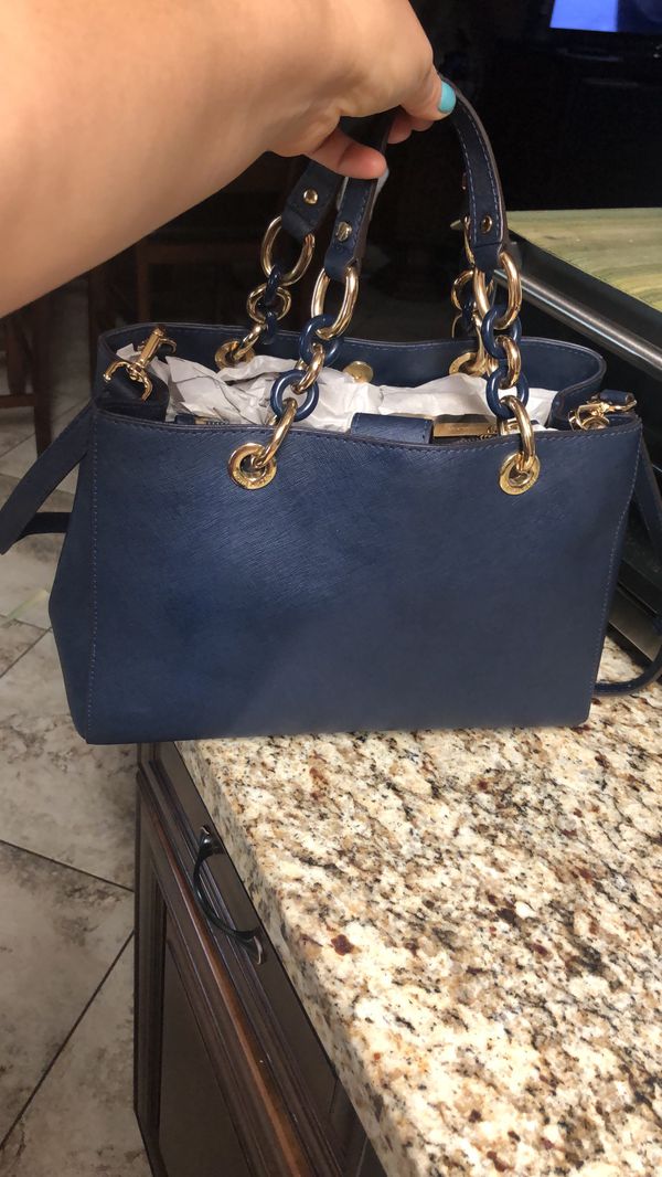Purse Michael Kors brand new used 5 times (trade)$120 for Sale in Mesa, AZ - OfferUp