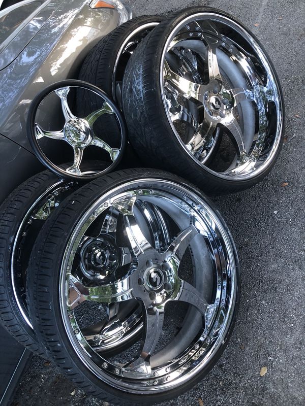 26 in Curva/With Matching Steering Wheel for Sale in Miami, FL