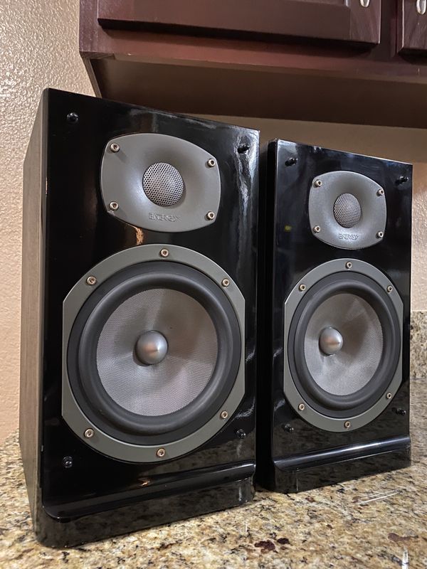 ENERGY CSeries C200 Bookshelf Speakers /Piano Finish for Sale in Azusa, CA OfferUp
