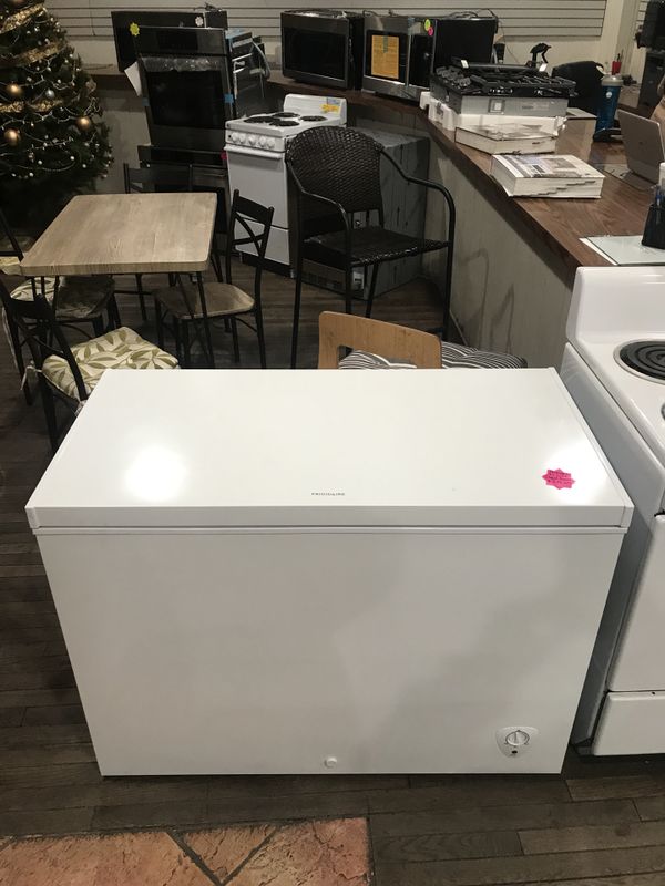 DEEP FREEZERCHEST FRIGIDAIRE for Sale in Riverside, CA OfferUp